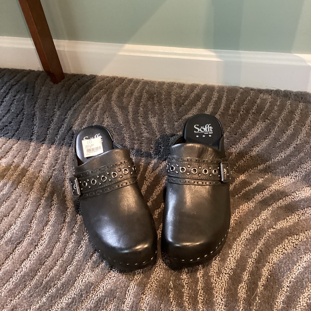 Sofft Black Studded Leather Clogs NWTS